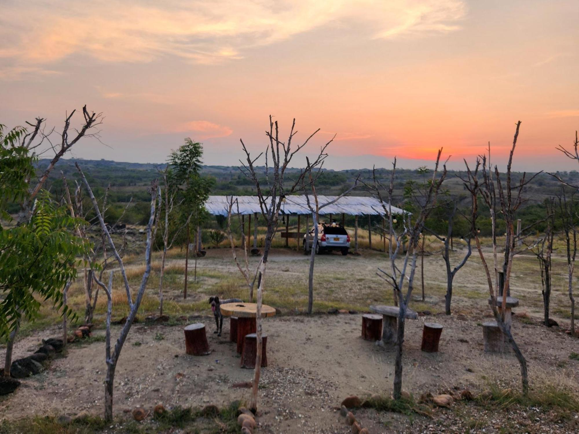 Mana Star Lounge Hotel Villavieja Zewnętrze zdjęcie